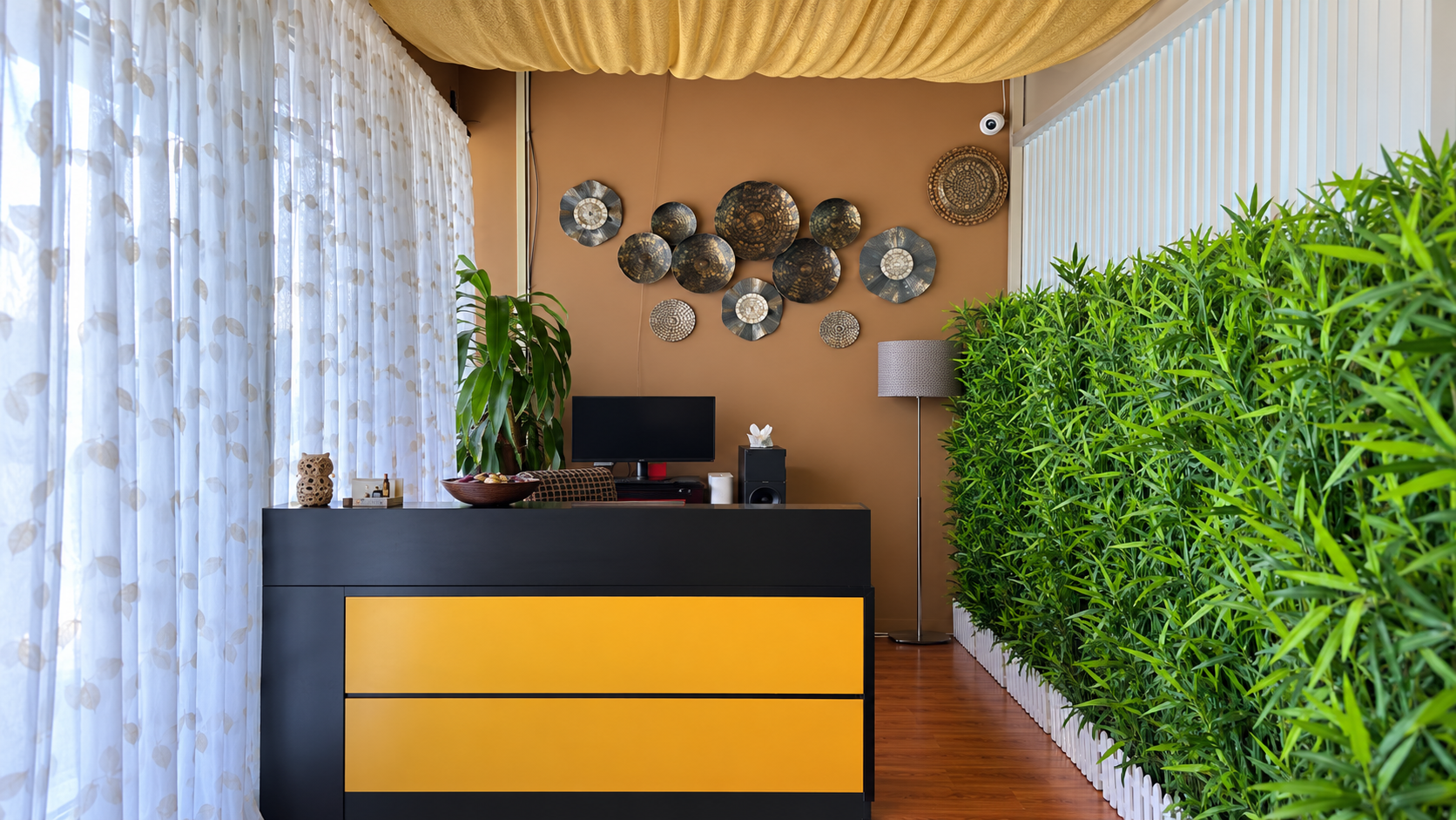North Hollywood Massage & Foot Spa · 1/1